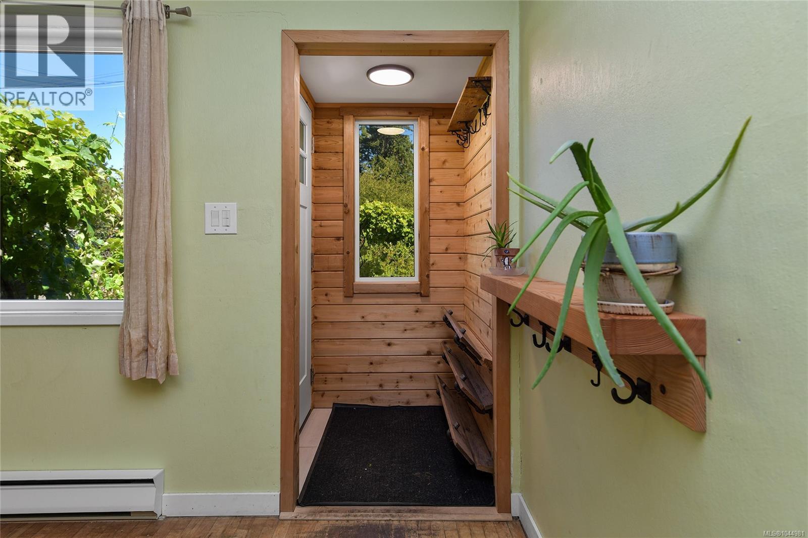  2420 Dryfe Street, Oak Bay