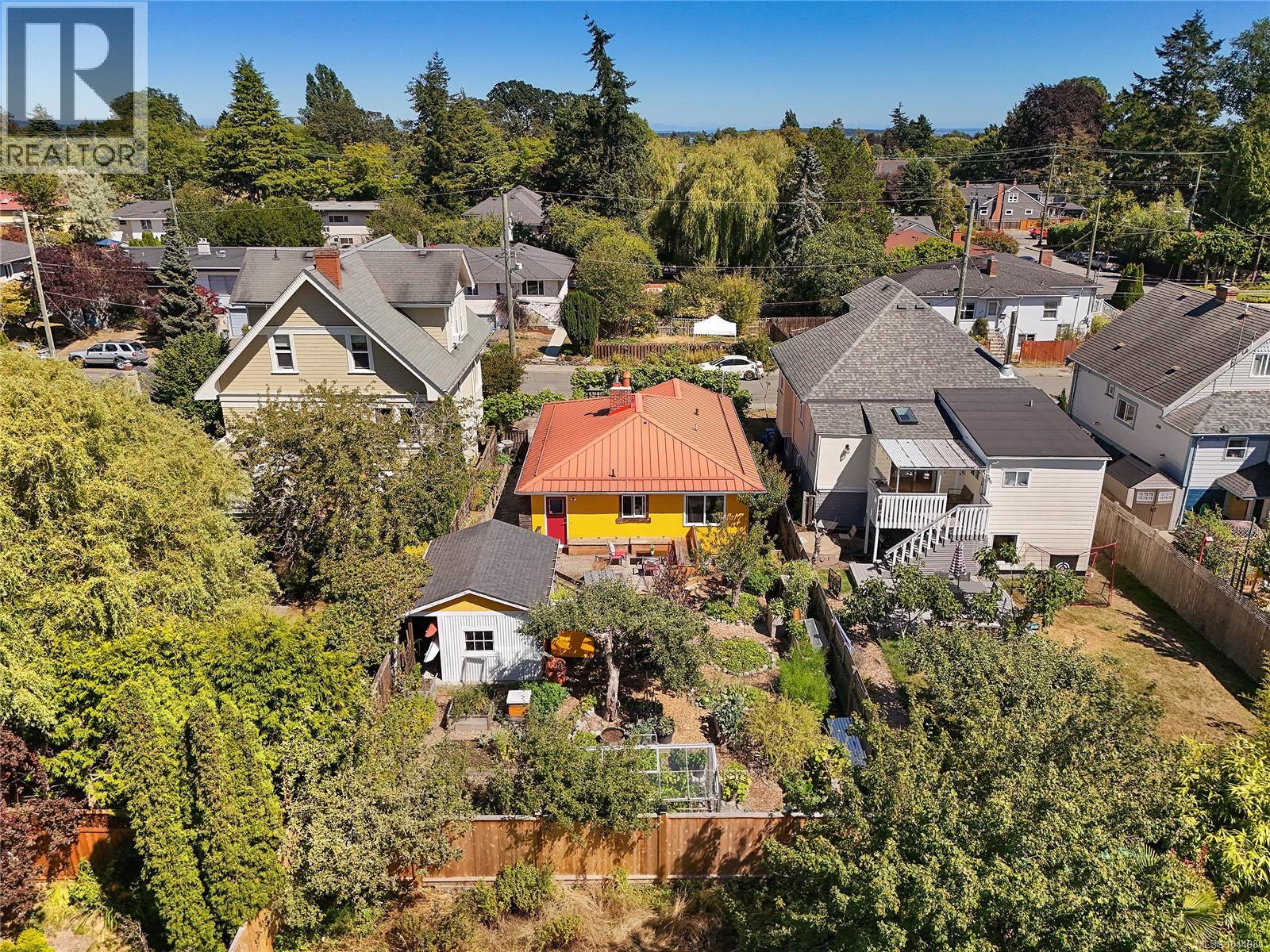  2420 Dryfe Street, Oak Bay