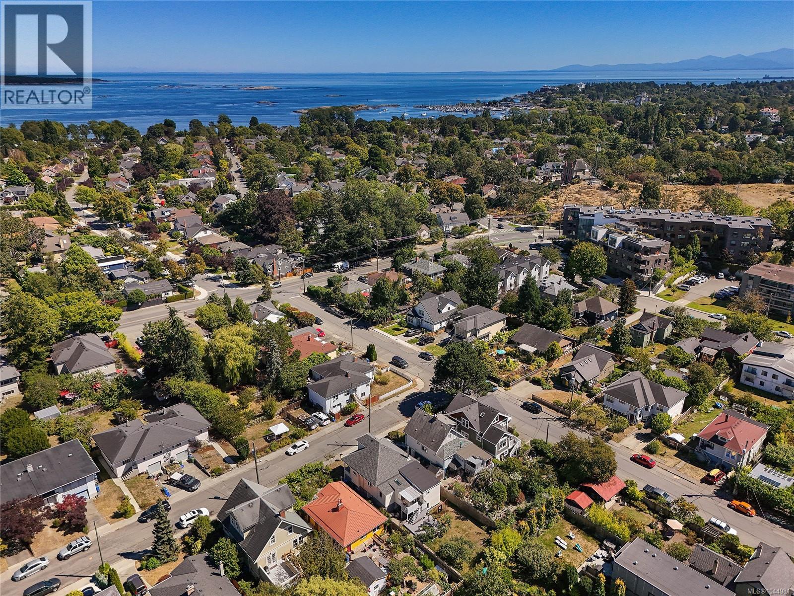  2420 Dryfe Street, Oak Bay