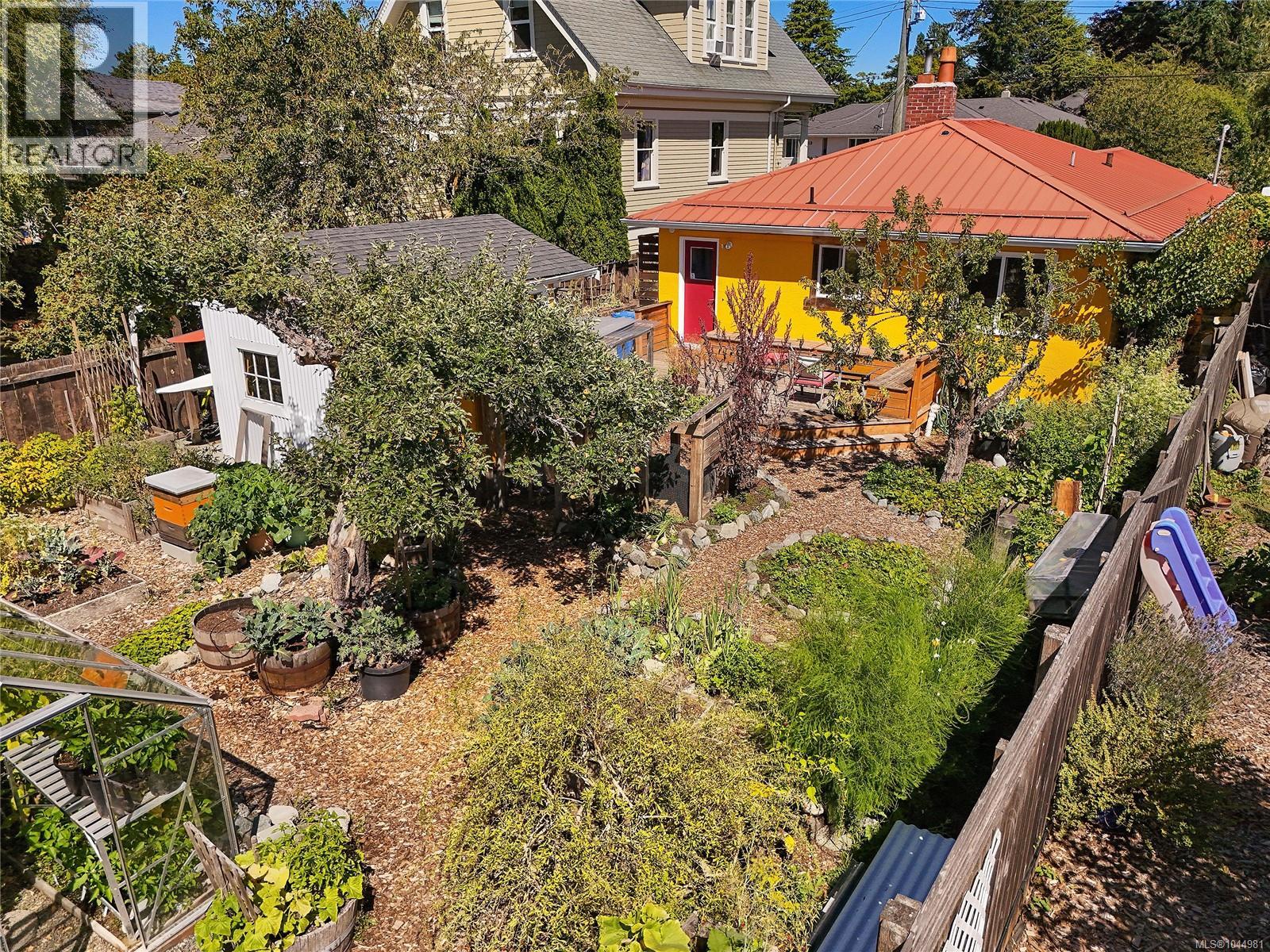  2420 Dryfe Street, Oak Bay