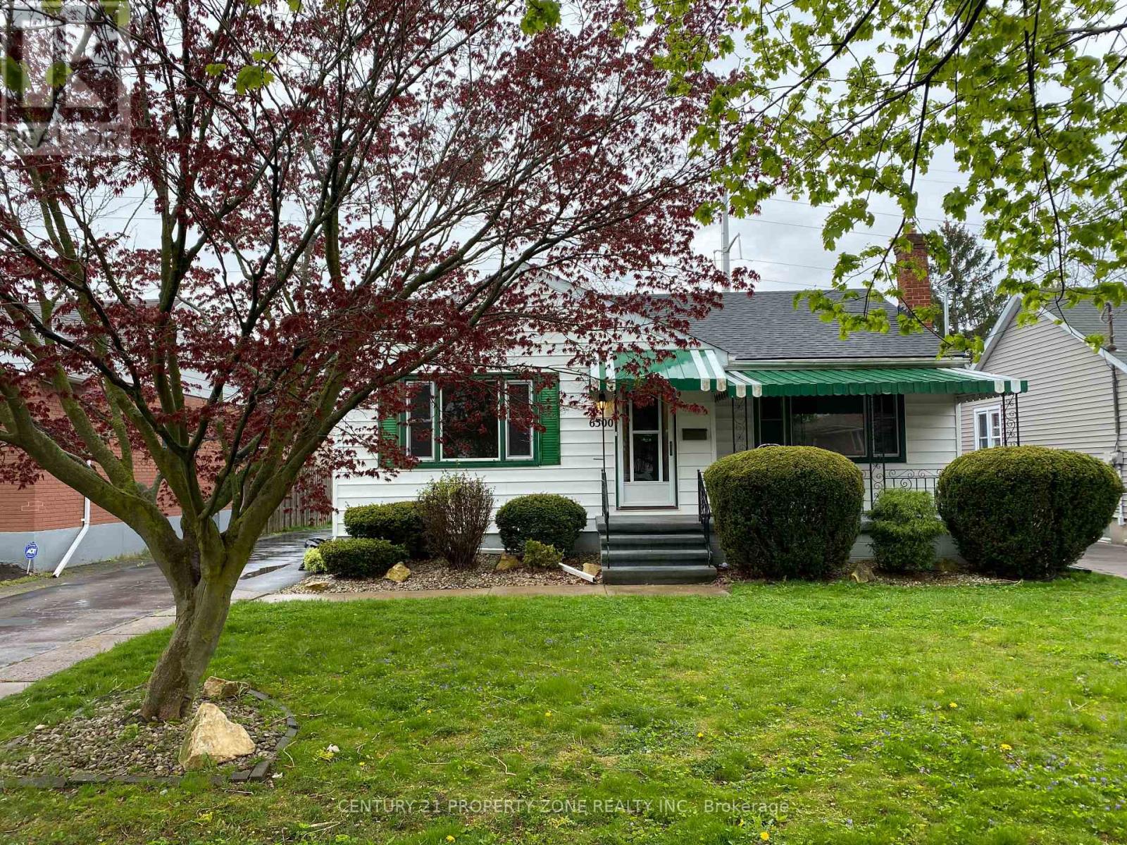 6300 CORWIN CRESCENT - 1