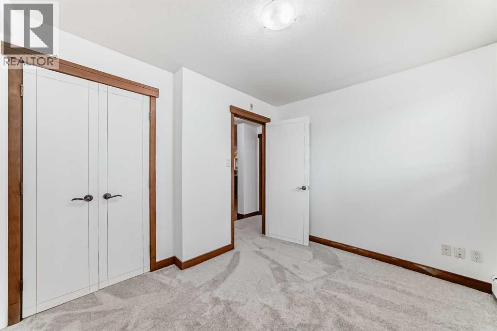 #112 315 50 Avenue SW - 31