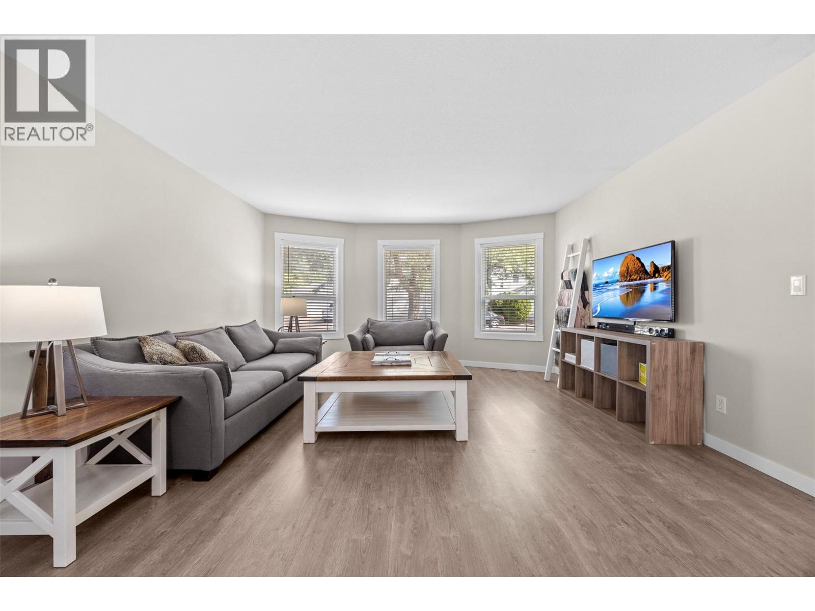 377 Sumac Road E - 6