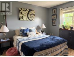 12 Pine Tree Road thumbnail 19