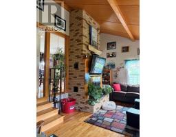12 Pine Tree Road thumbnail 13