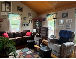 12 Pine Tree Road thumbnail 15