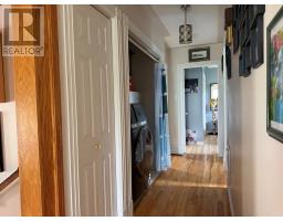 12 Pine Tree Road thumbnail 17