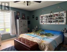 12 Pine Tree Road thumbnail 18