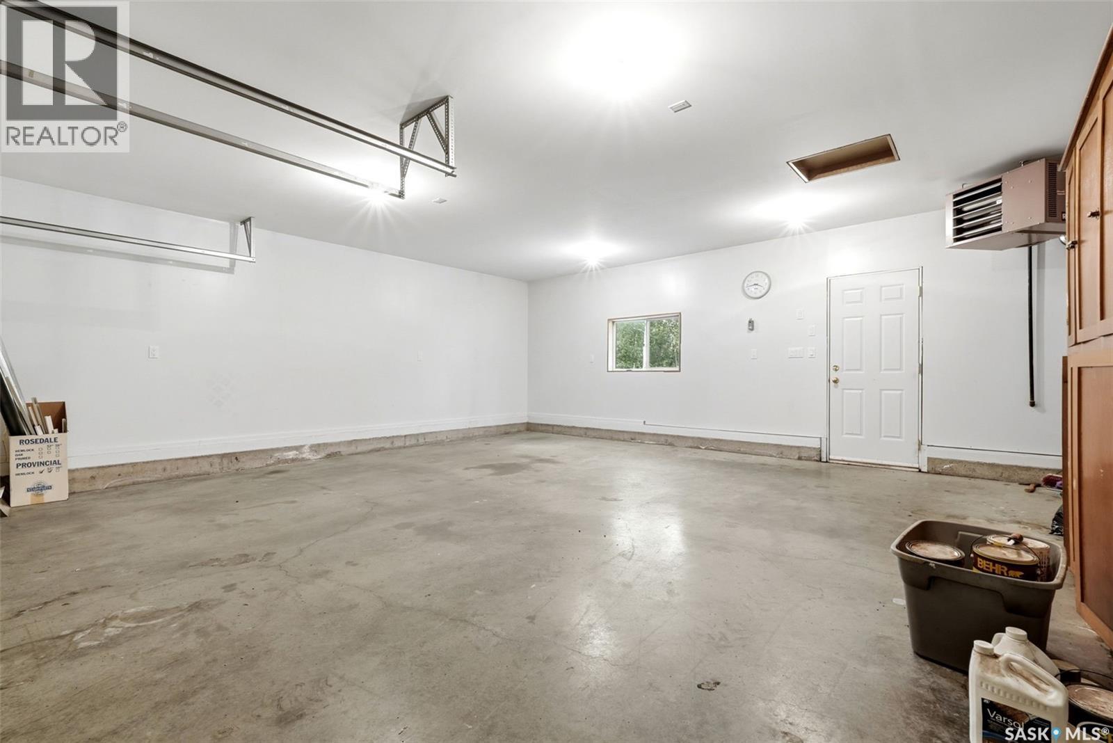292 Regina AVENUE - 28