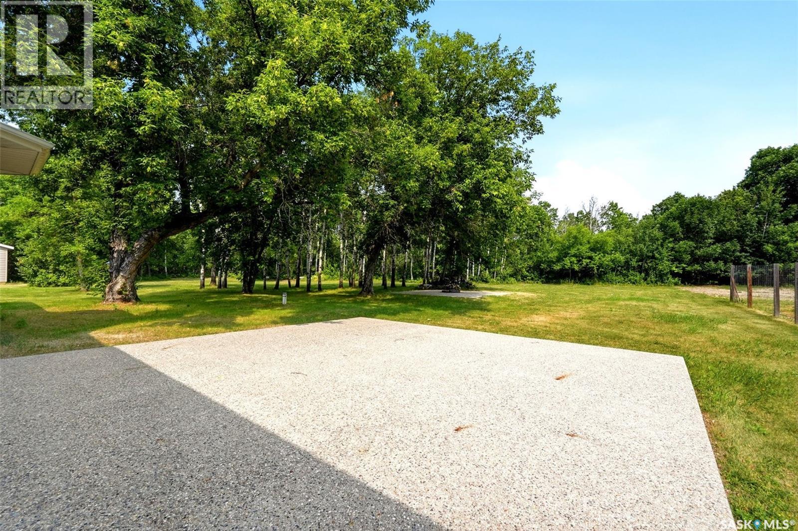 292 Regina AVENUE - 38