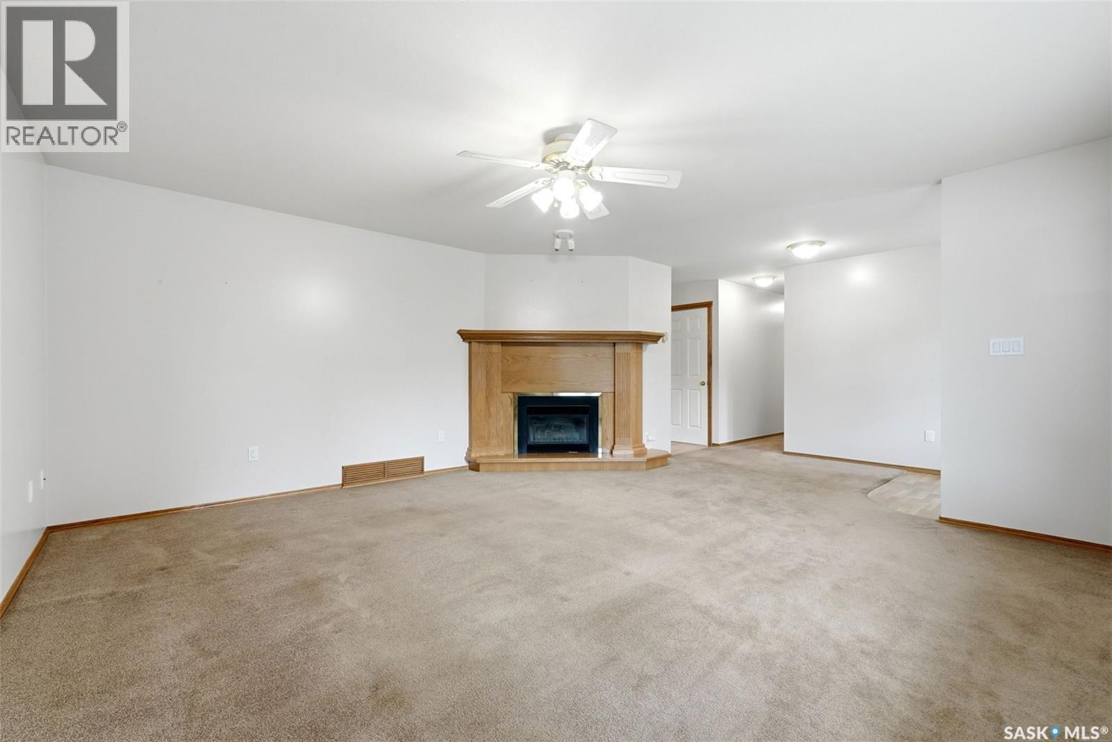 292 Regina AVENUE - 6