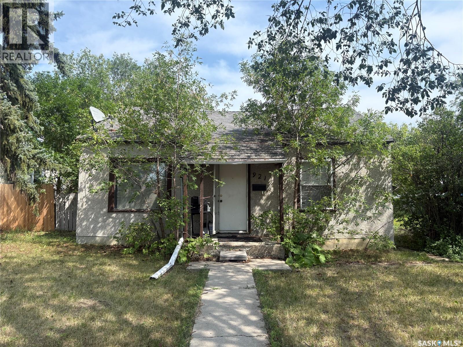 921 Argyle STREET - 1