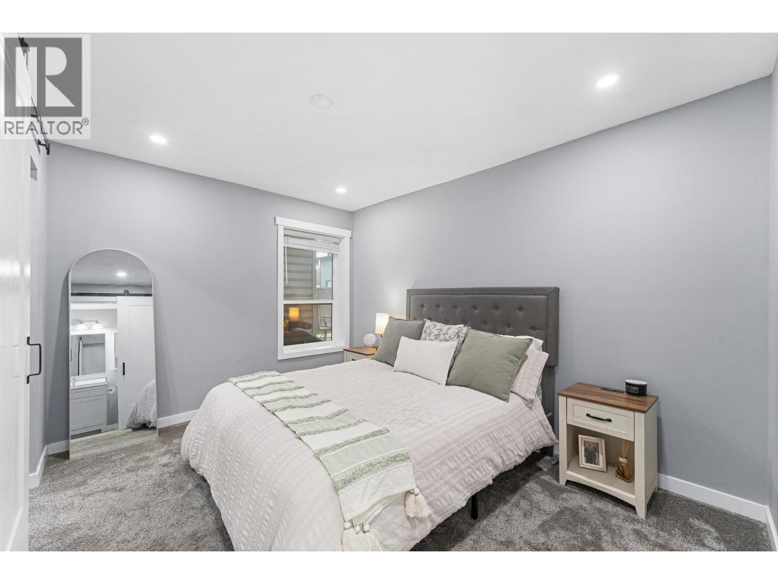 482 Snowsell Street N - 17
