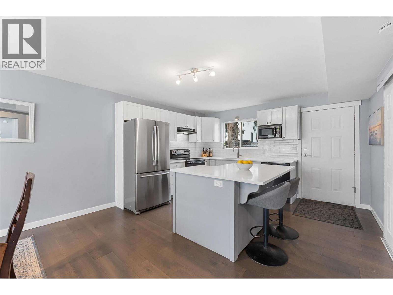 482 Snowsell Street N - 6