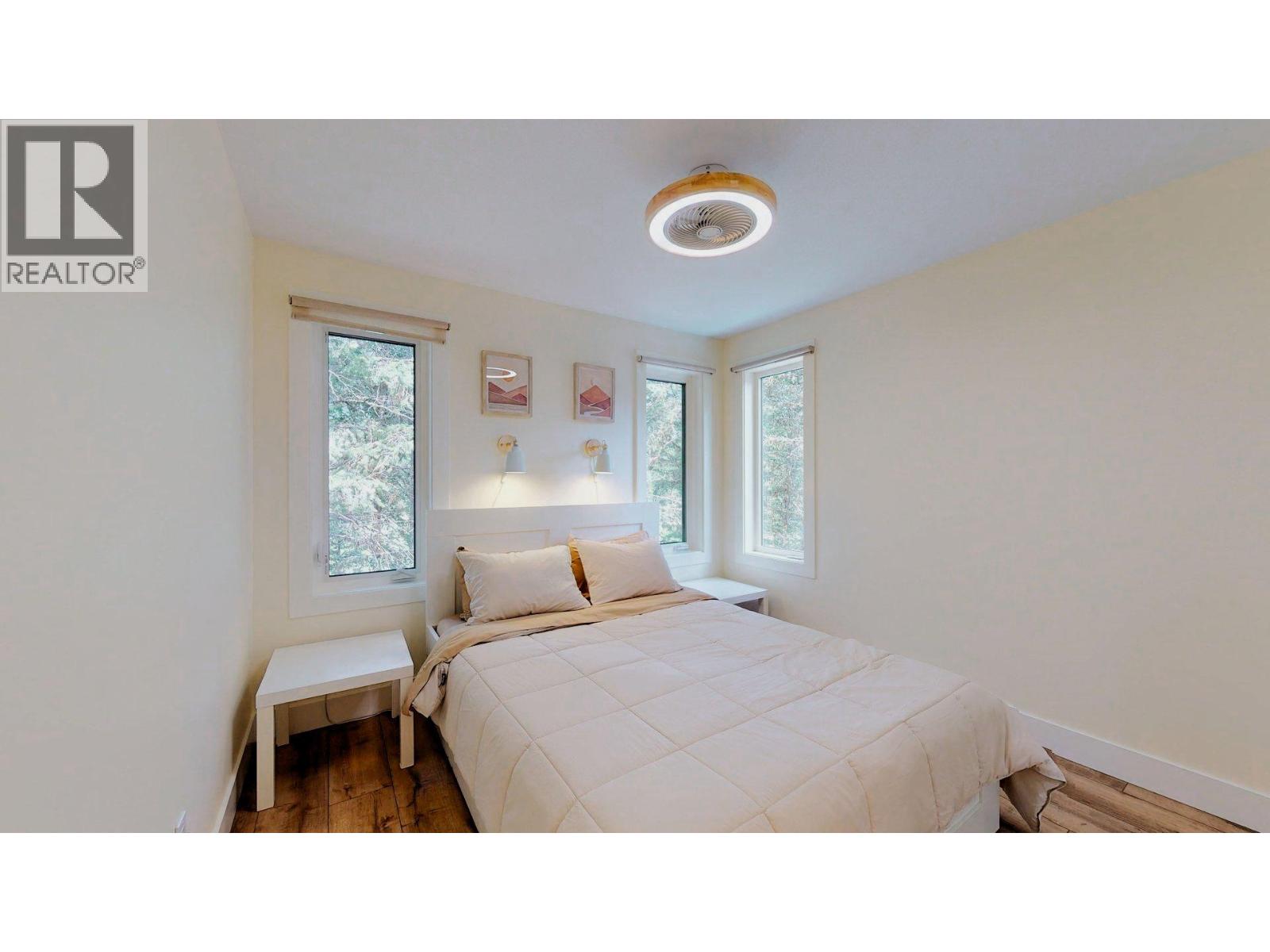 #4 7977 RADIUM GOLF COURSE Road - 34