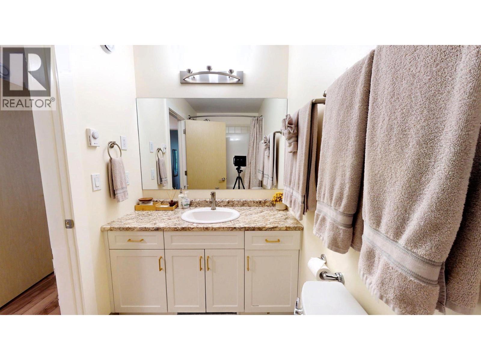 #4 7977 RADIUM GOLF COURSE Road - 38