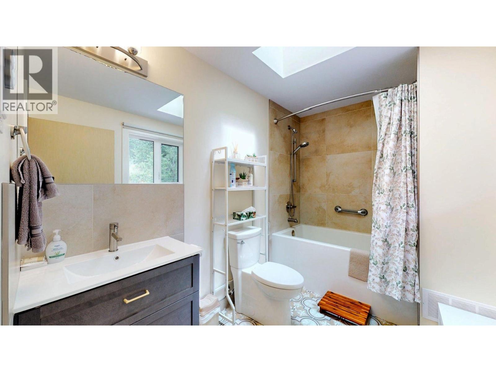 #4 7977 RADIUM GOLF COURSE Road - Image 26