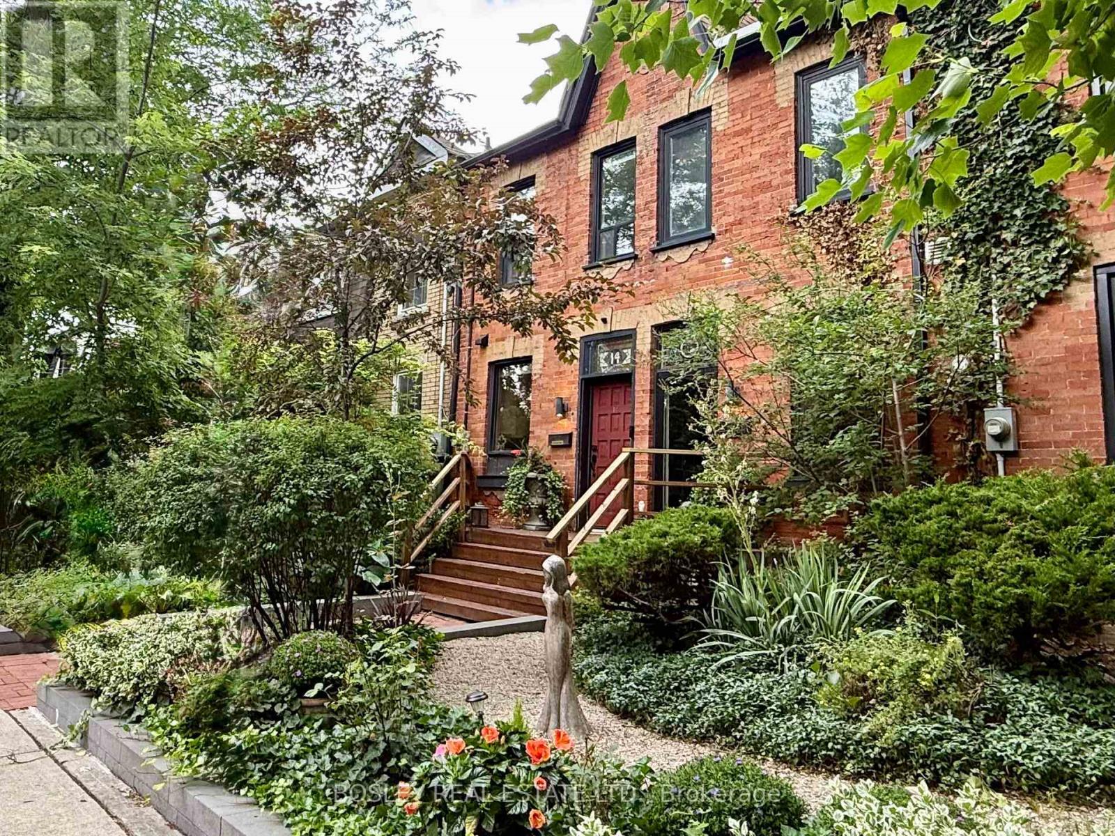 Photo of 16 Blong Avenue