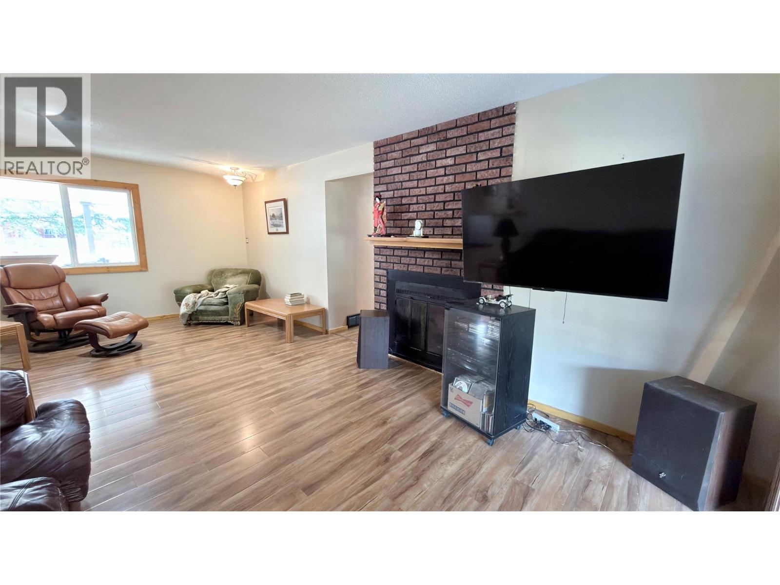 503 Woodgreen Crescent - 14