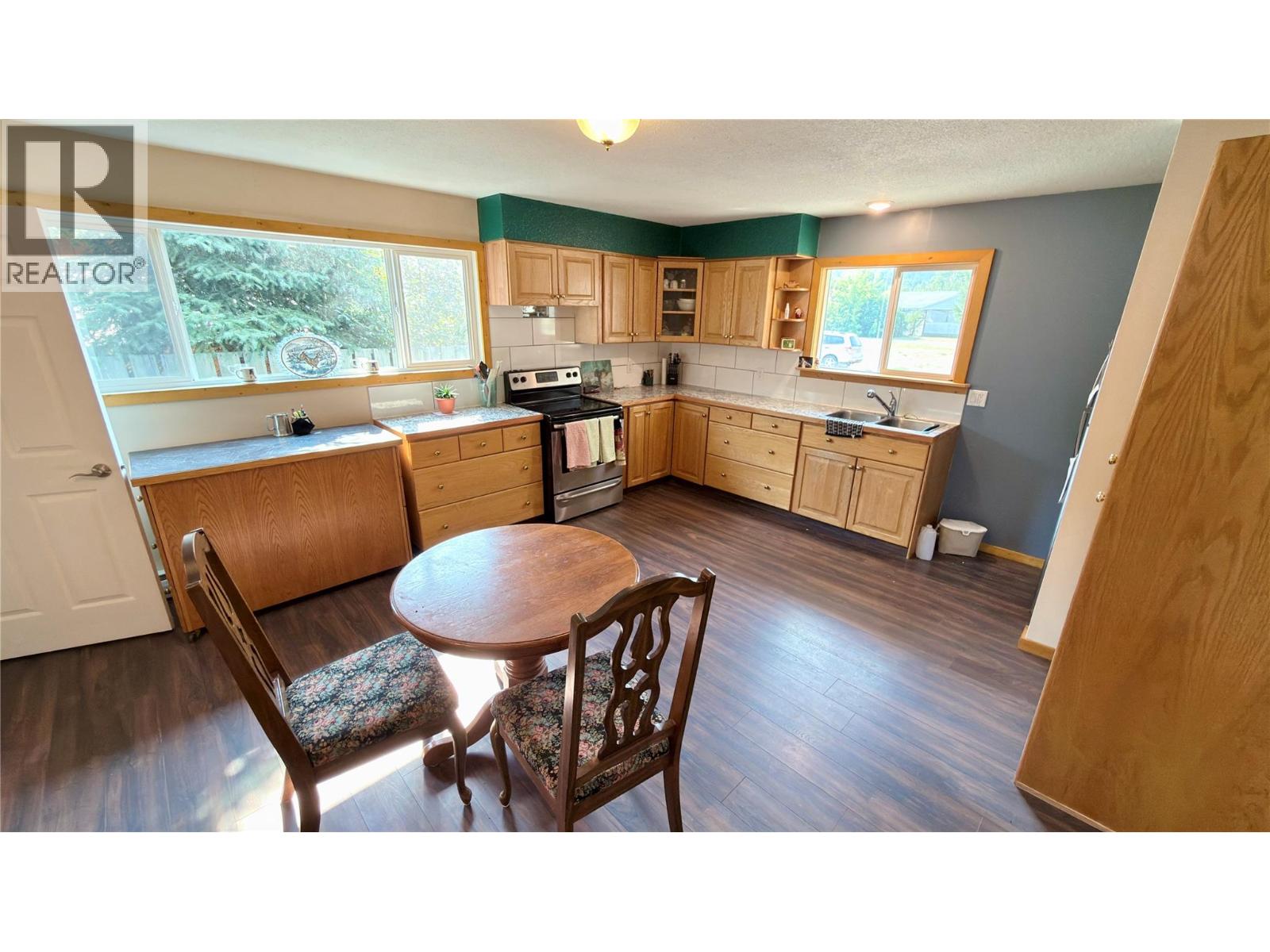503 Woodgreen Crescent - 9