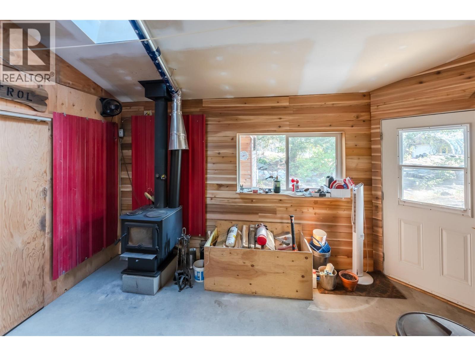  143 Stage Coach Road, Keremeos