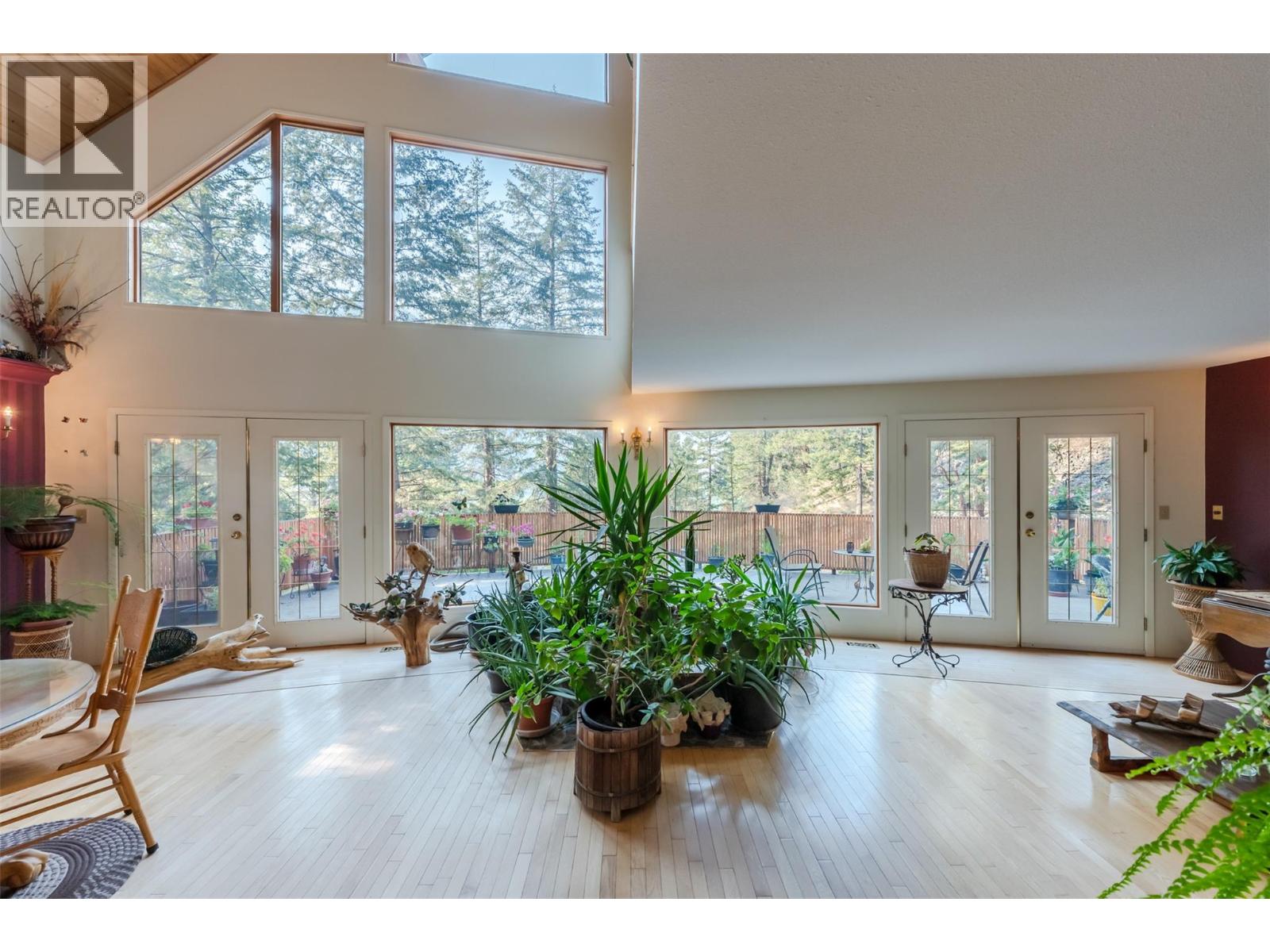  143 Stage Coach Road, Keremeos
