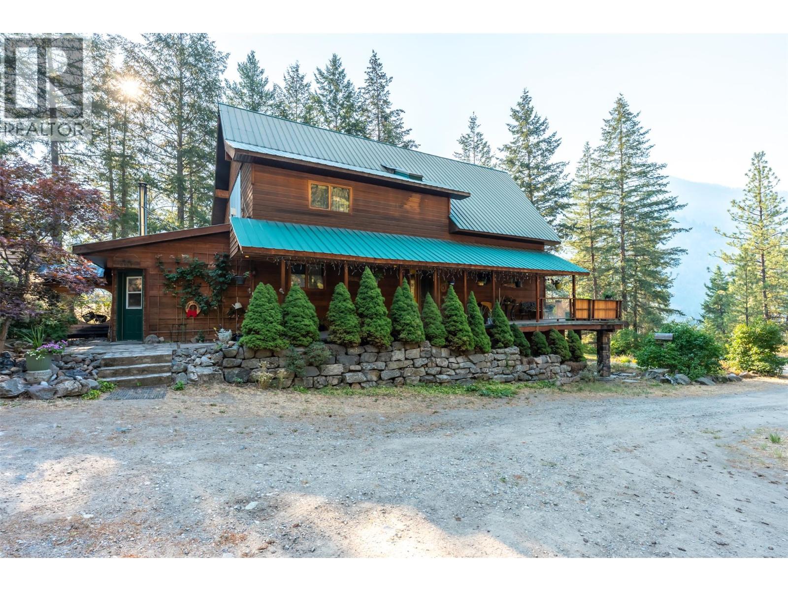  143 Stage Coach Road, Keremeos