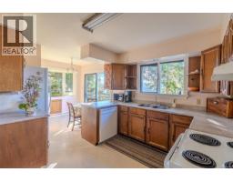 Living room - 354 Old Scott Rd, Salt Spring, BC V8K2L9 Photo 7