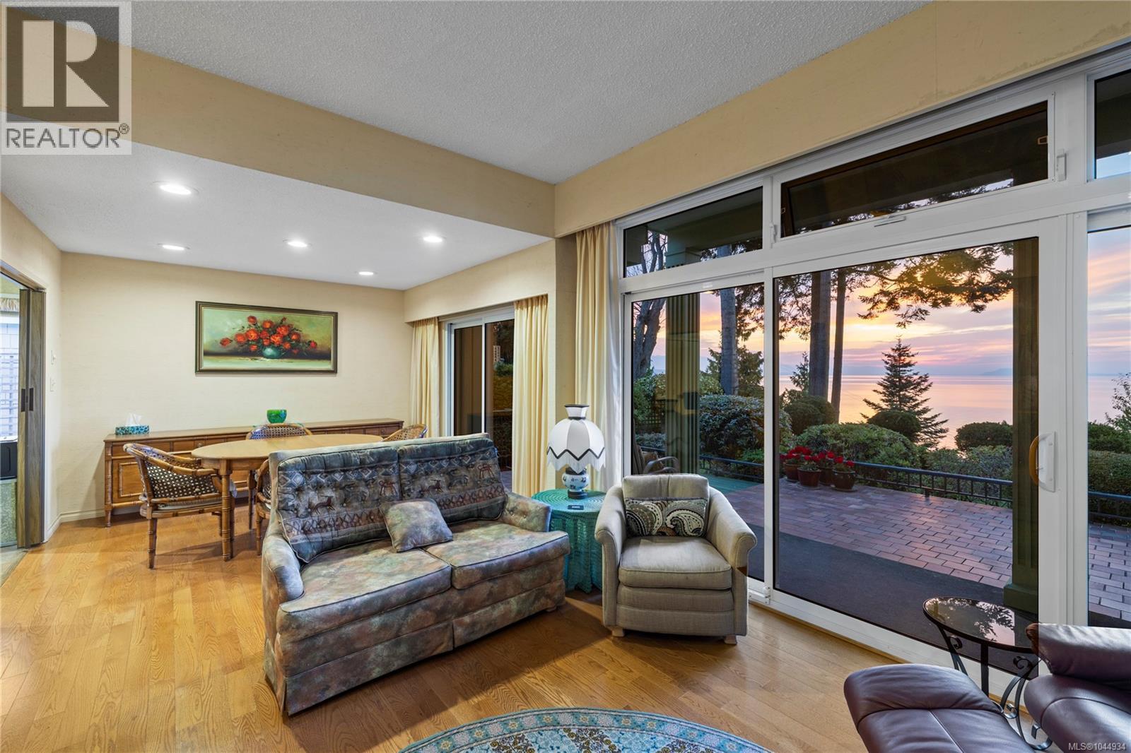 489 Bayview Terr - Image 34
