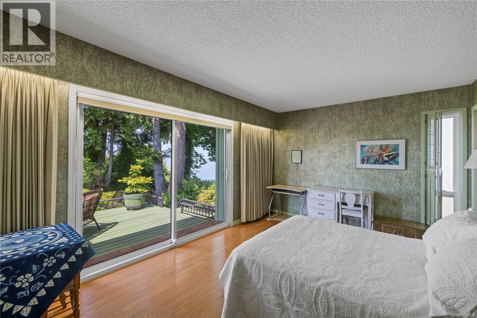 489 Bayview Terr - Image 39