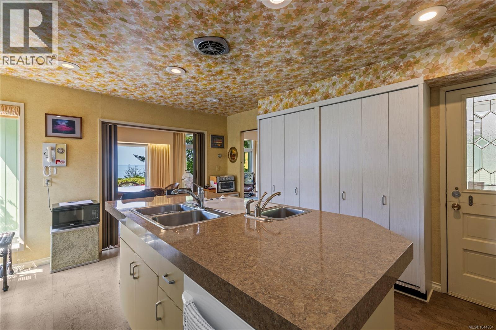 489 Bayview Terr - Image 8