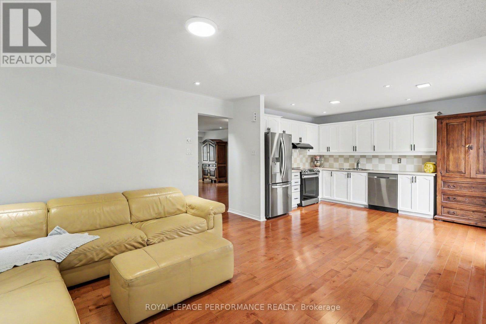 6020 Longleaf Drive