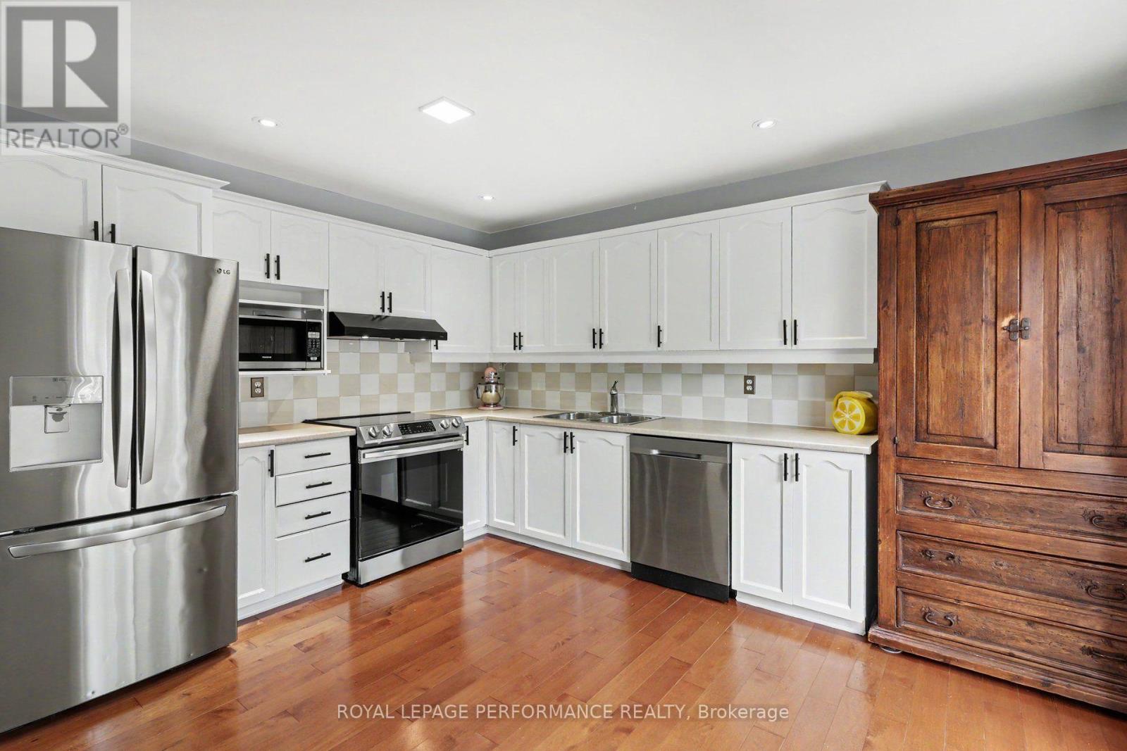 6020 Longleaf Drive