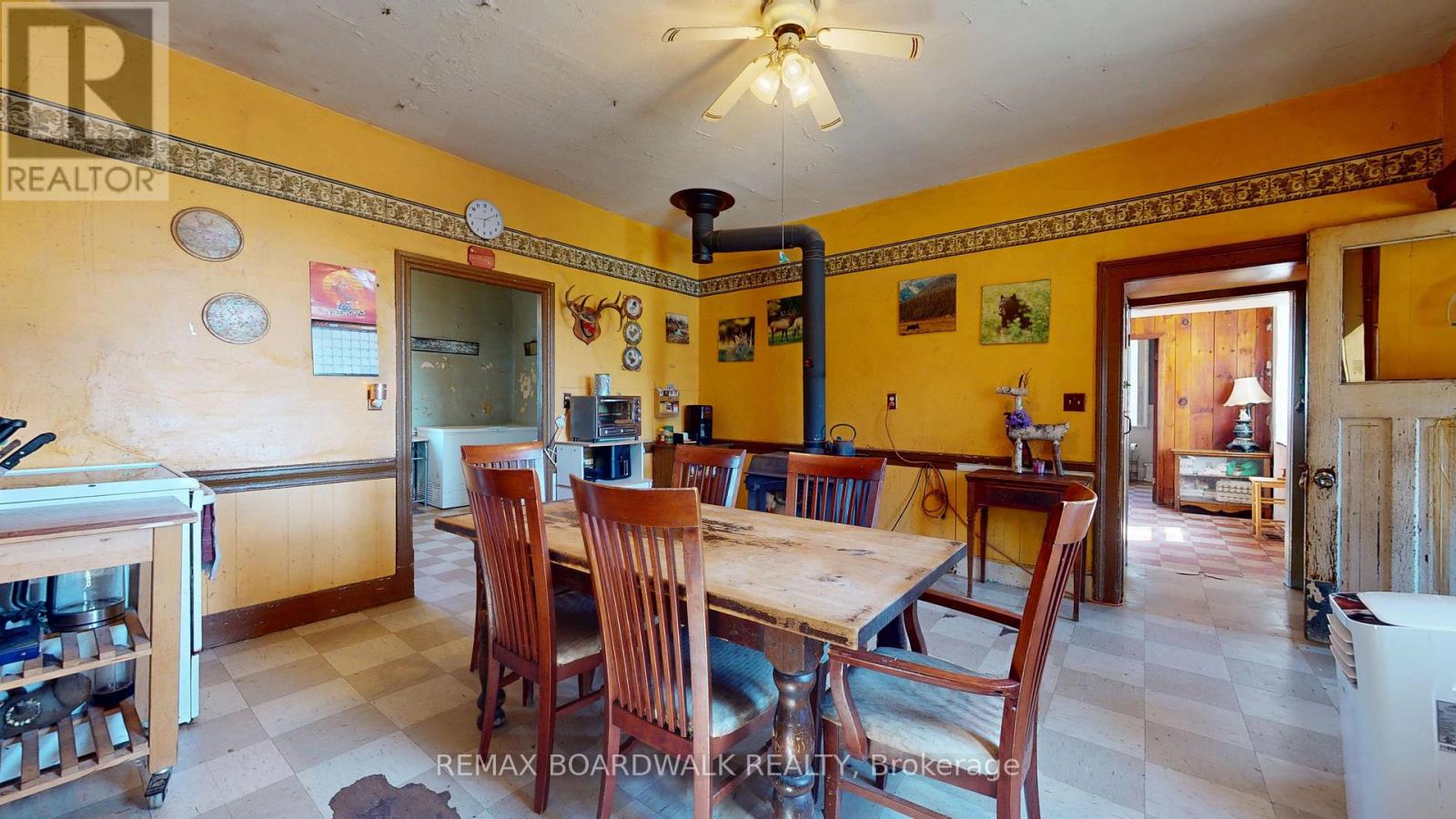 585 FALLBROOK ROAD - 10