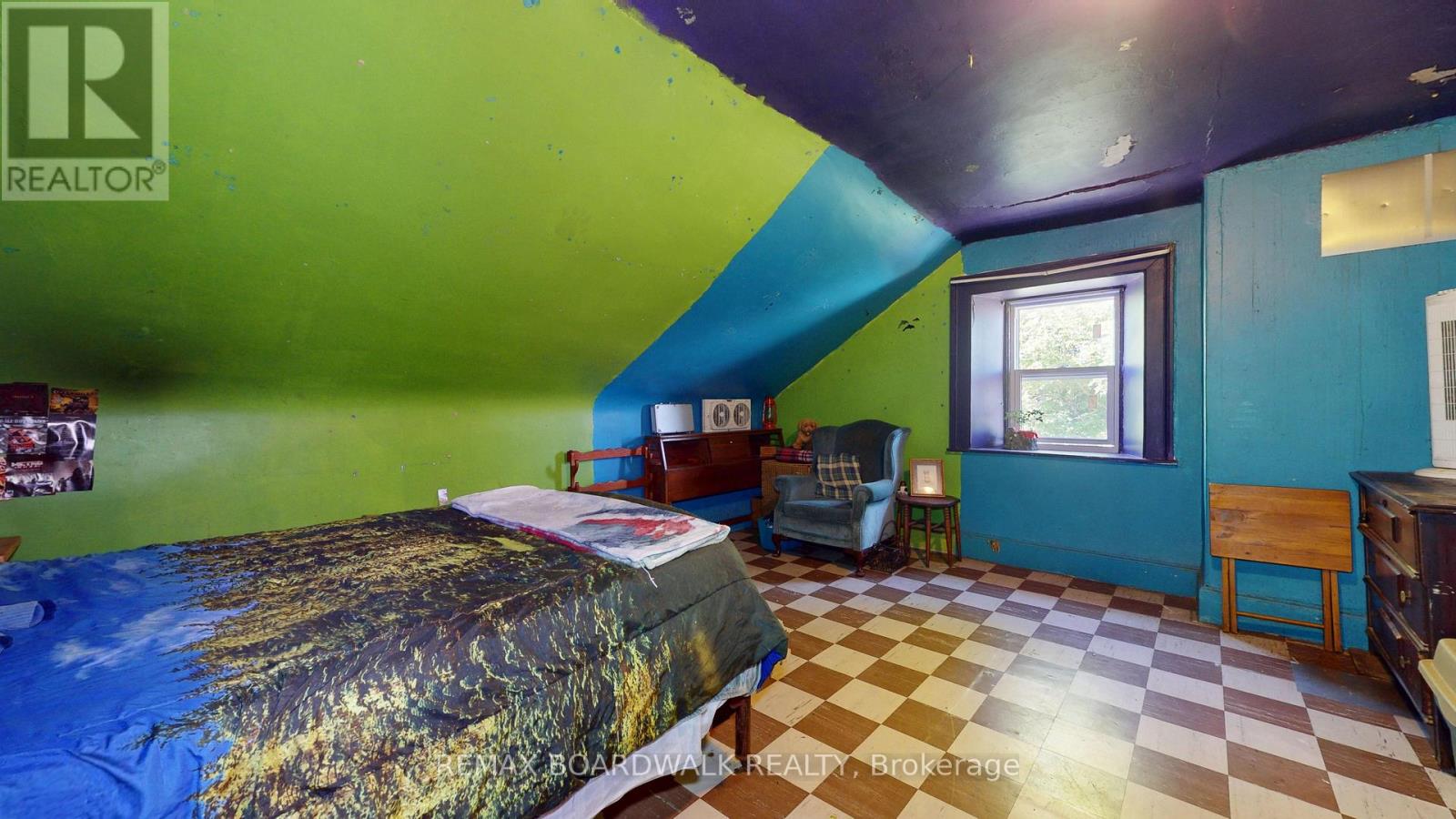 585 FALLBROOK ROAD - 25