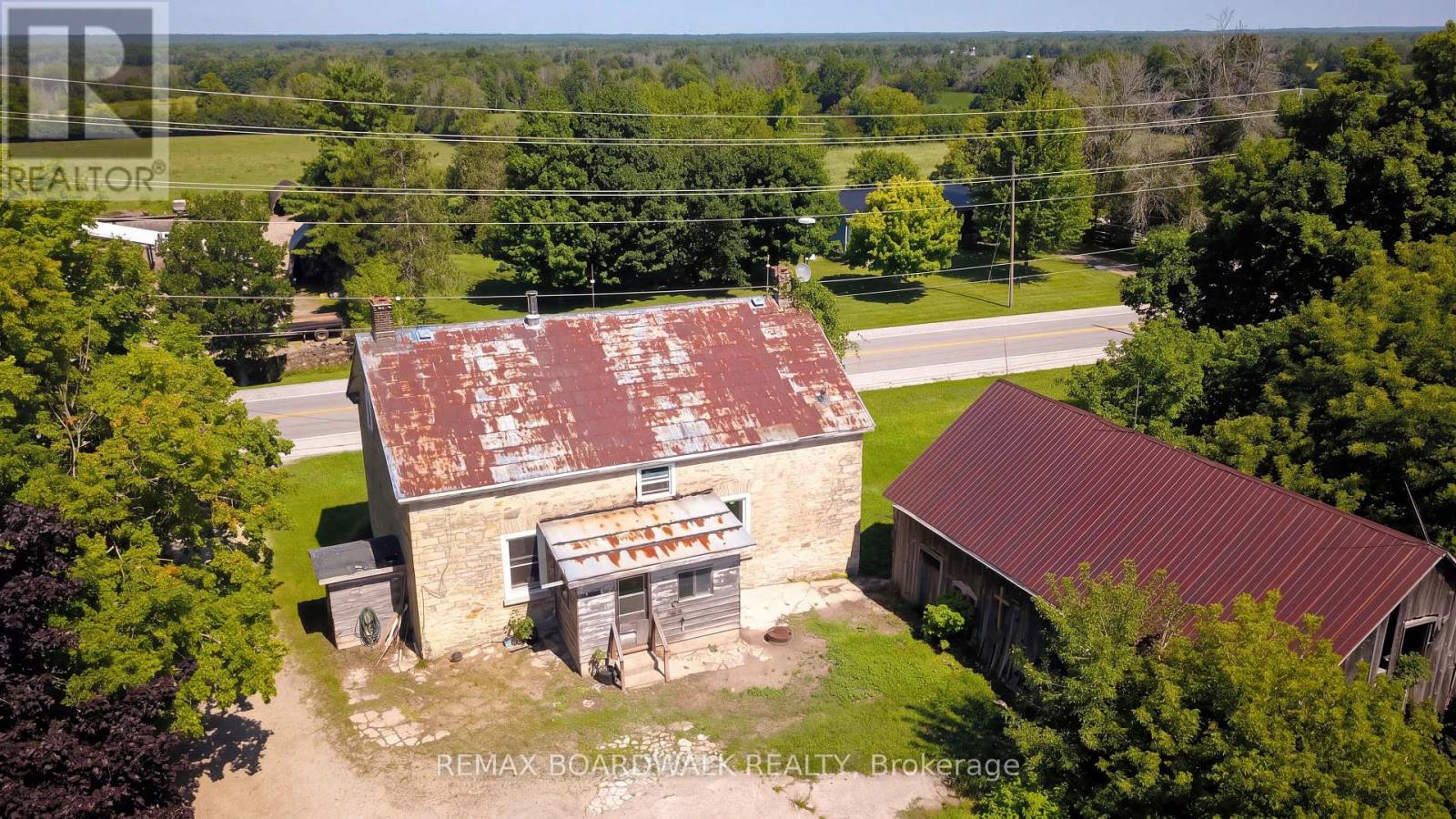 585 FALLBROOK ROAD - 3
