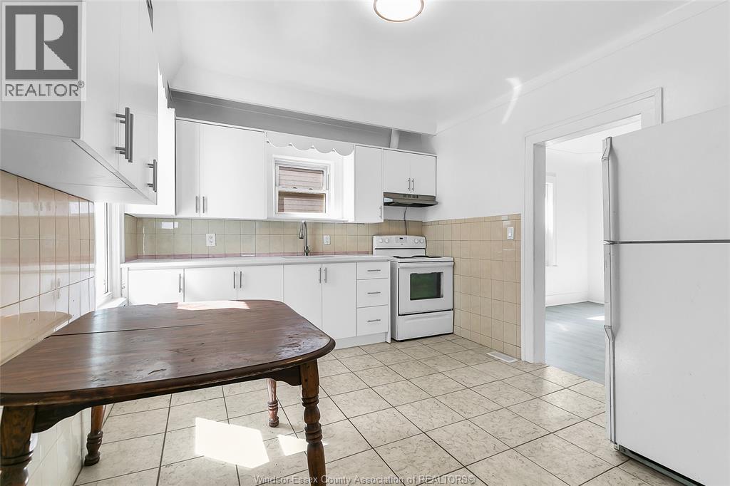 2366 HOWARD - 12