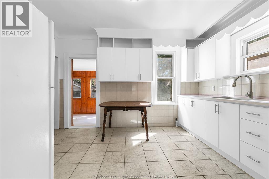 2366 HOWARD - 13
