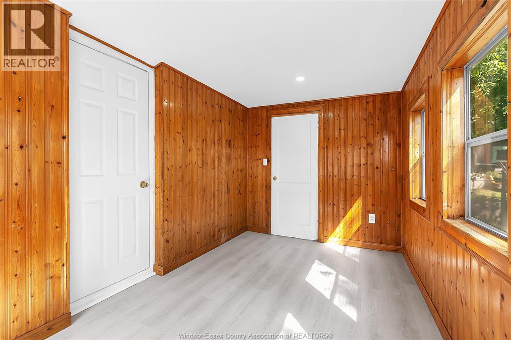 2366 HOWARD - 14