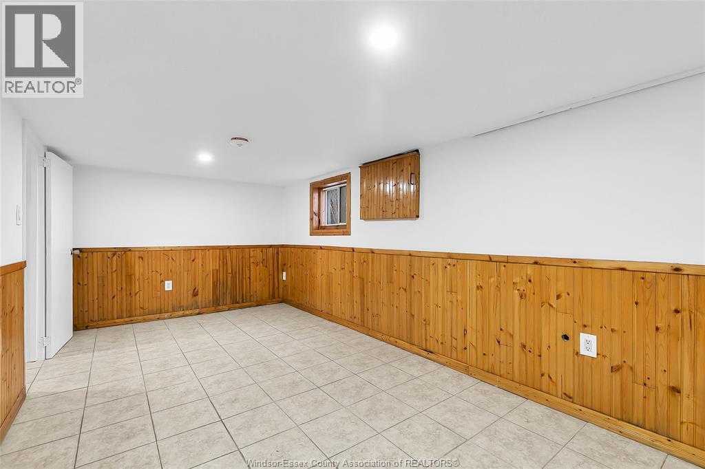 2366 HOWARD - 19