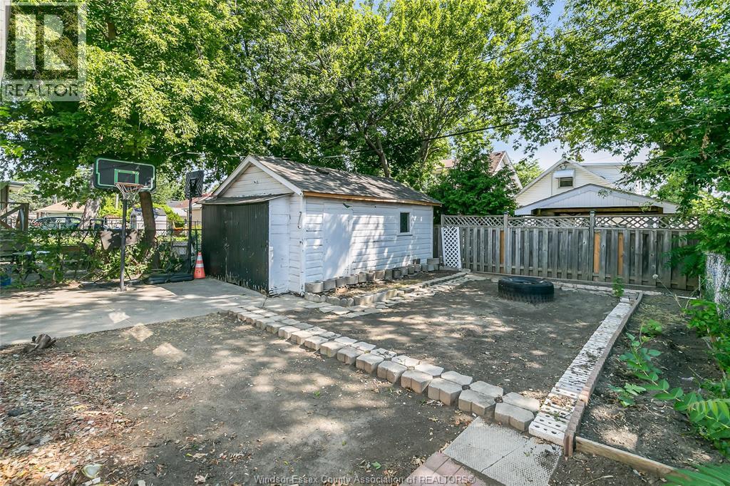 2366 HOWARD - 26
