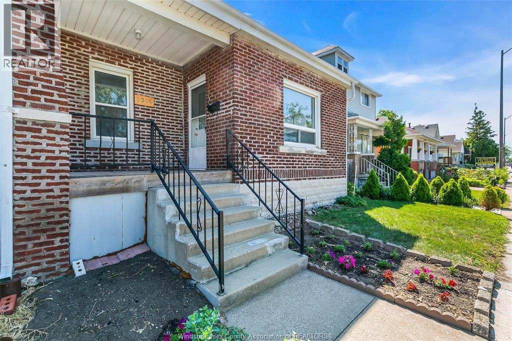 2366 HOWARD - 3