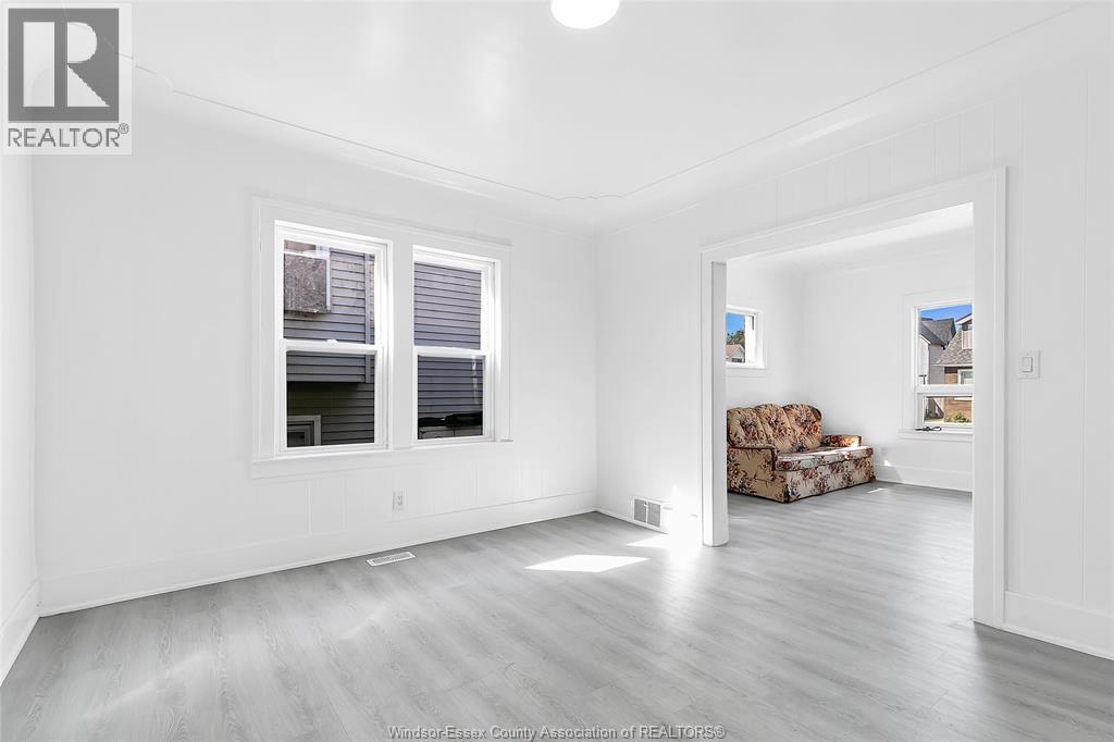 2366 HOWARD - 8