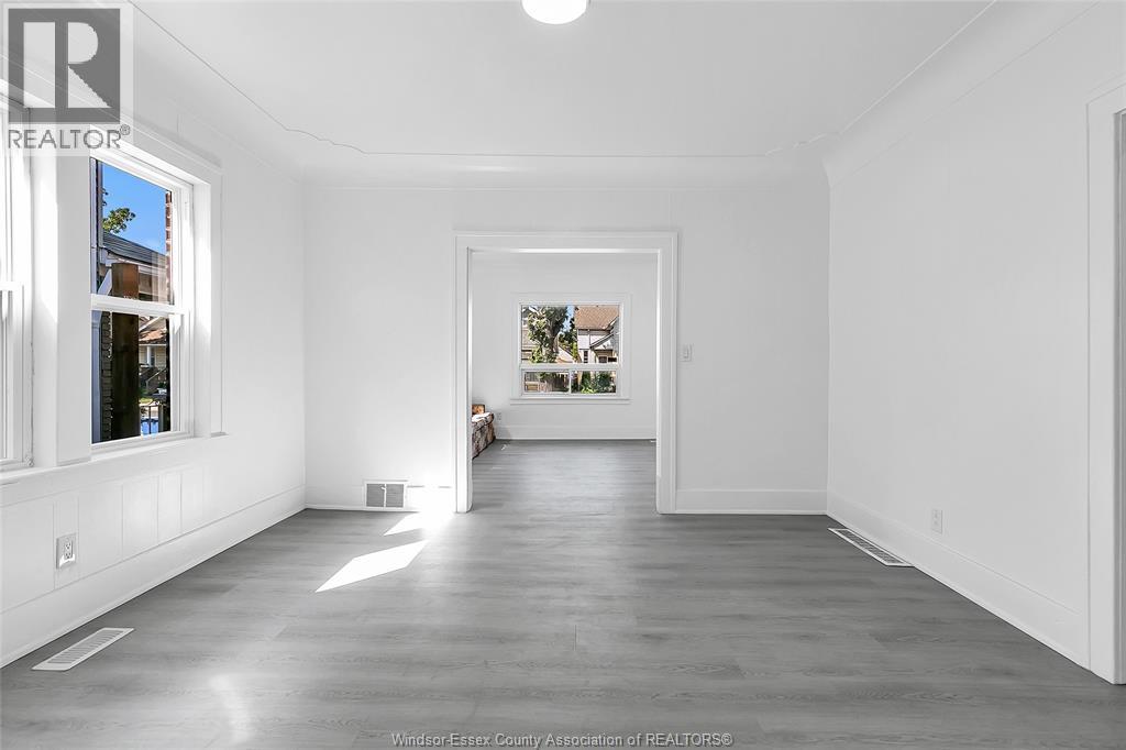 2366 HOWARD - 9