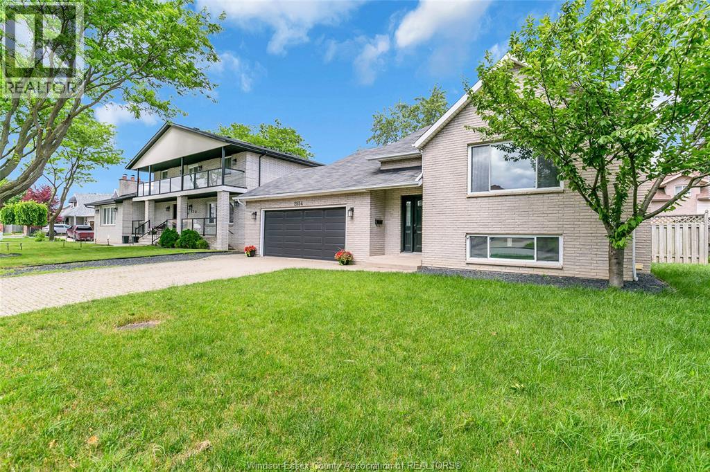 2854 MANGIN CRESCENT - 3