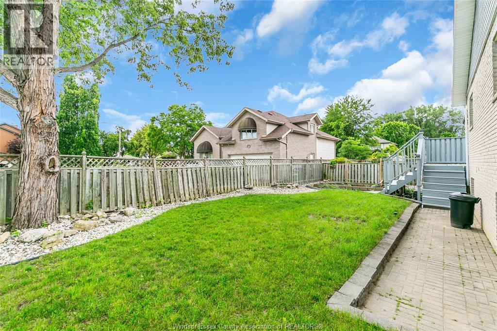2854 MANGIN CRESCENT - 36