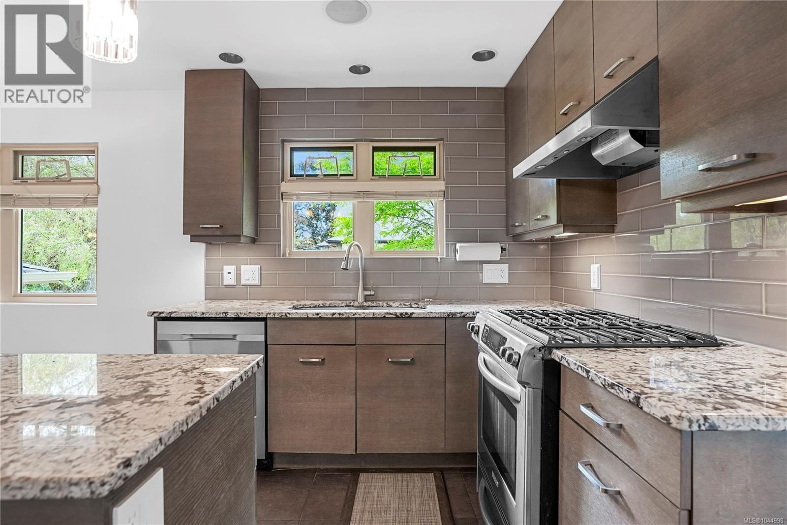 2112 Pentland Rd - Image 10