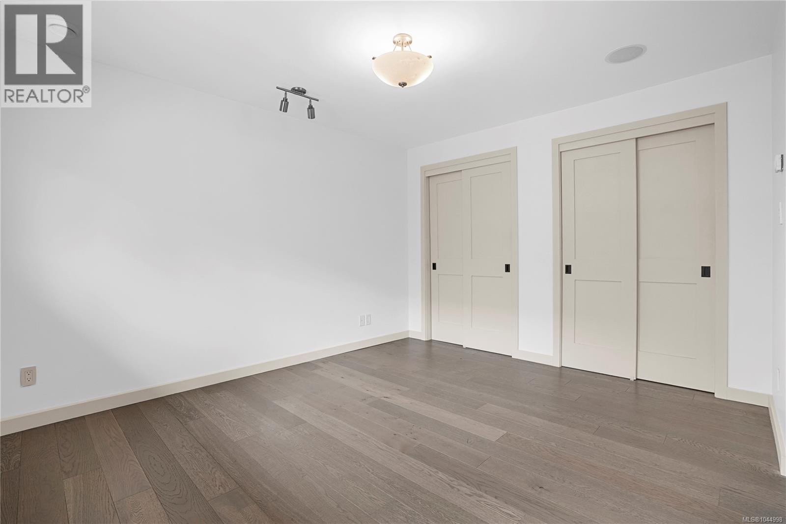 2112 Pentland Rd - 16