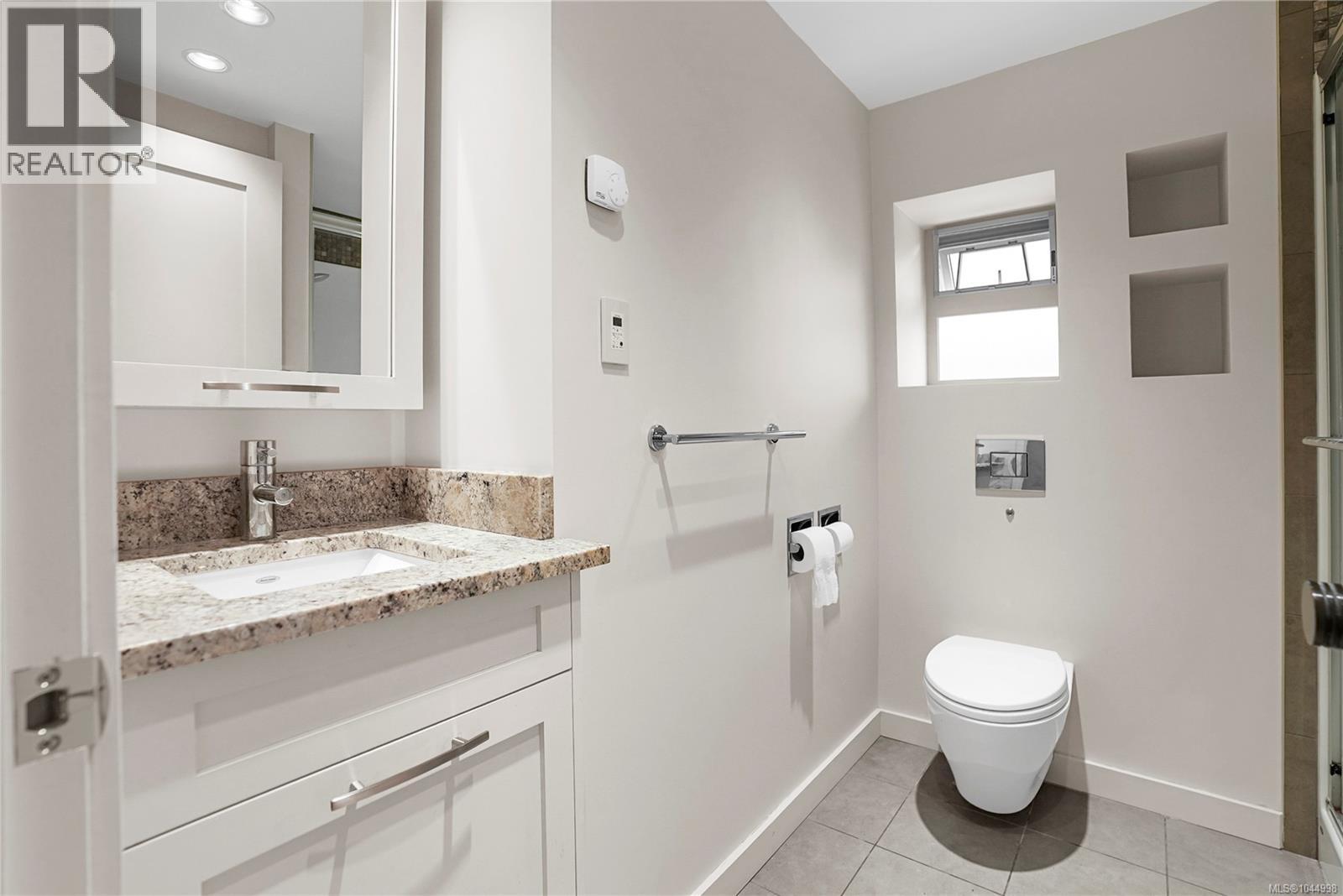 2112 Pentland Rd - Image 24