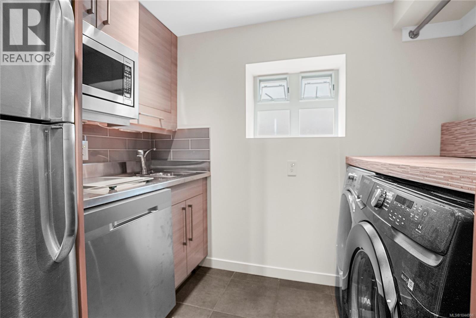 2112 Pentland Rd - Image 26